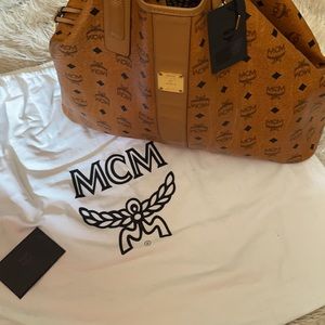 Beautiful MCM tote bag barely worn !!!!
